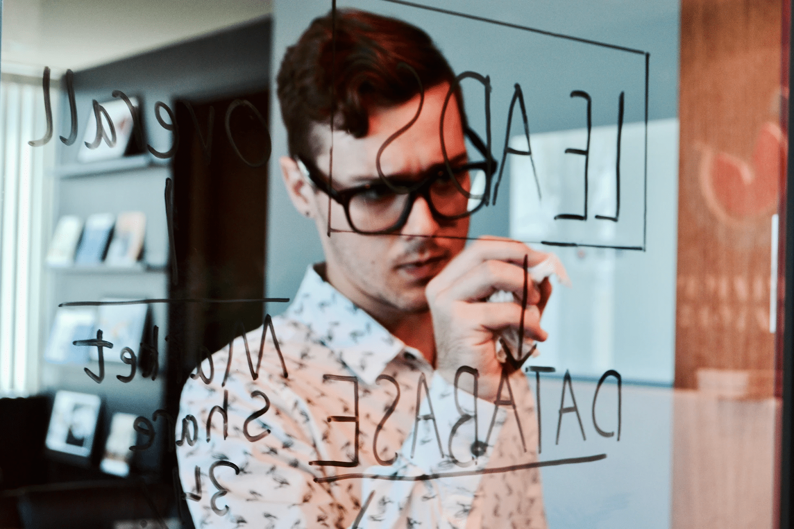 Inside sales leads by Unsplash